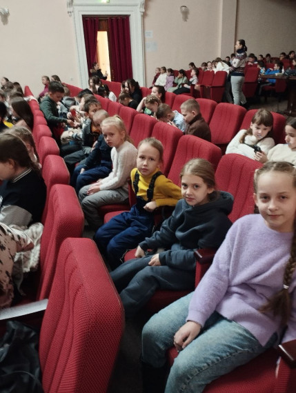 Ура! Каникулы! Цирковая программа «Через тернии к звёздам».